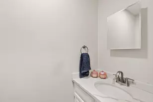 26 Wilson St, Marlborough, MA 01752 - Photo 5