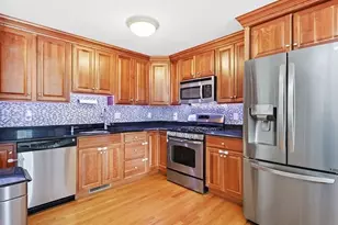 32 Common St, Waltham, MA 02451 - Photo 3