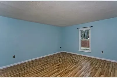 16 Shadowbrook Ln #14, Milford, MA 01757 - Photo 5