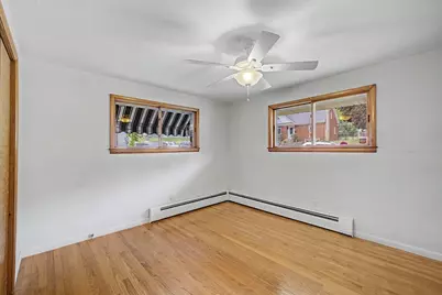 54 Portland St, Holyoke, MA 01040 - Photo 11