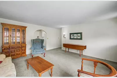 54 Portland St, Holyoke, MA 01040 - Photo 5