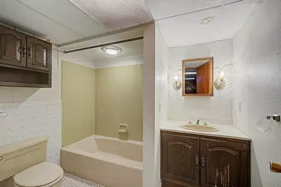 54 Portland St, Holyoke, MA 01040 - Photo 17