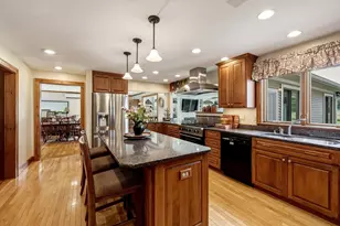 28 Captain Lathrop Dr, Deerfield, MA 01373 - Photo 9