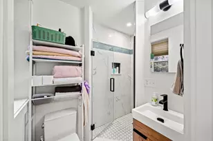31 Irving St, Boston, MA 02114 - Photo 11