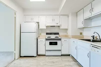 250 Hammond Pond Parkway #907N, Newton, MA 02467 - Photo 5