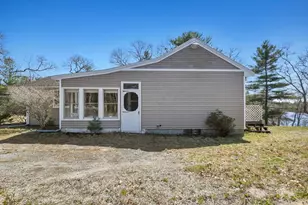272 Glen Charlie Rd, Wareham, MA 02538 - Photo 3