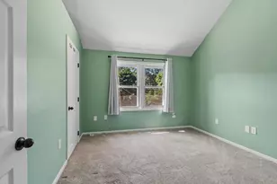 39 Madonna Cir, Lowell, MA 01854 - Photo 15