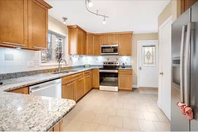 15 Stonewall Ave, Dartmouth, MA 02747 - Photo 13