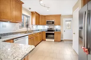 15 Stonewall Ave, Dartmouth, MA 02747 - Photo 13