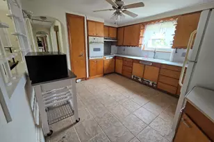 18 Grant St, Acushnet, MA 02743 - Photo 7