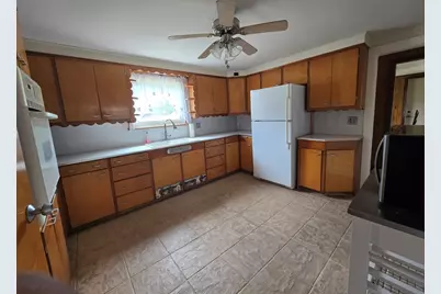 18 Grant St, Acushnet, MA 02743 - Photo 9
