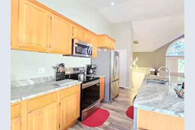 37 Moreland Green Dr, Worcester, MA 01609 - Photo 7