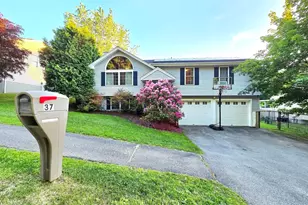37 Moreland Green Dr, Worcester, MA 01609 - Photo 1