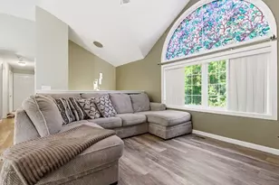 37 Moreland Green Dr, Worcester, MA 01609 - Photo 11