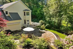 18 Wood St, Southborough, MA 01772 - Photo 3