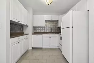 8 Kittredge, Boston, MA 02131 - Photo 3