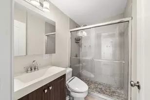 11 8th, Cambridge, MA 02141 - Photo 17