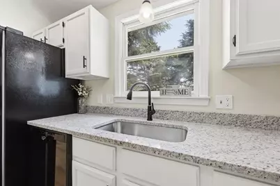 5 Kurtz St, Chicopee, MA 01013 - Photo 21