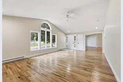 5 Kurtz St, Chicopee, MA 01013 - Photo 9