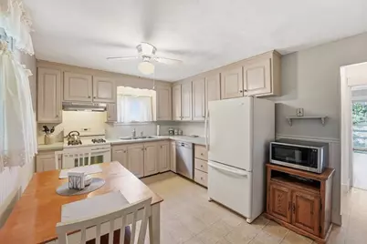 114 Field Street, West Springfield, MA 01089 - Photo 7