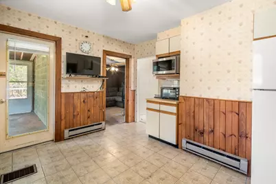 25 Curve St, Newton, MA 02465 - Photo 17