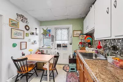 12 Evergreen Sq #2, Somerville, MA 02143 - Photo 5