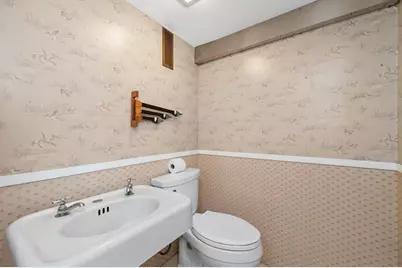 828 E Squantum St, Quincy, MA 02171 - Photo 31