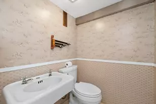 828 E Squantum St, Quincy, MA 02171 - Photo 31