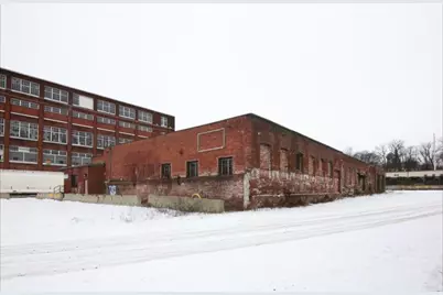 89 South St, Holyoke, MA 01040 - Photo 3
