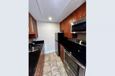 5 Grove Street #3, Boston, MA 02114 - Photo 5