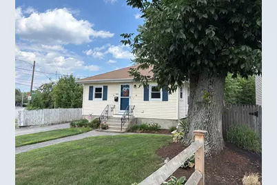 353 Massasoit, East Providence, RI 02914 - Photo 3