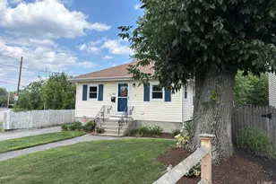 353 Massasoit, East Providence, RI 02914 - Photo 3