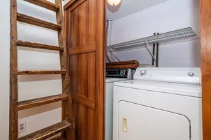 31 Myrtle St, Boston, MA 02114 - Photo 21