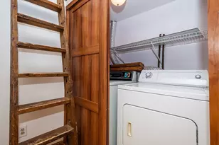 31 Myrtle St, Boston, MA 02114 - Photo 11