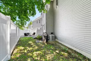 328 Village St, Medway, MA 02053 - Photo 37