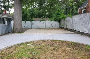 725 Bay St, Springfield, MA 01109 - Photo 21