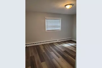 725 Bay St, Springfield, MA 01109 - Photo 13
