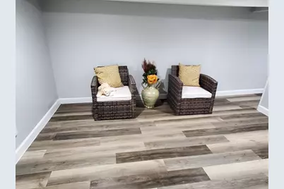 725 Bay St, Springfield, MA 01109 - Photo 17