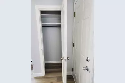 725 Bay St, Springfield, MA 01109 - Photo 5