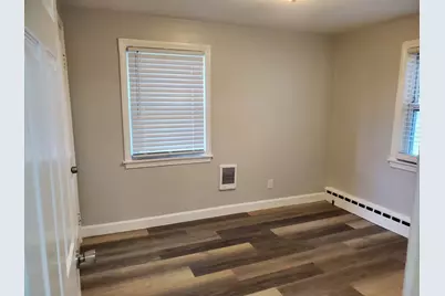 725 Bay St, Springfield, MA 01109 - Photo 11