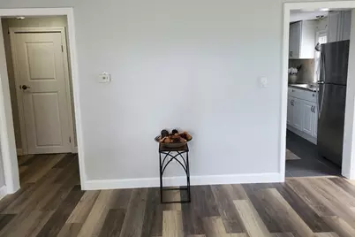 725 Bay St, Springfield, MA 01109 - Photo 3