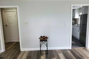 725 Bay St, Springfield, MA 01109 - Photo 3