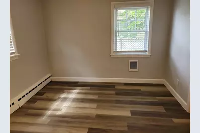 725 Bay St, Springfield, MA 01109 - Photo 9
