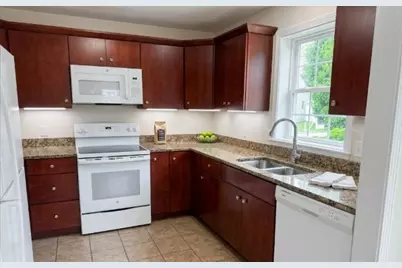 660 Franklin St #660, Worcester, MA 01604 - Photo 3