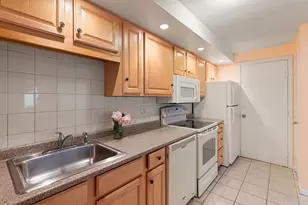 5 Hallmark Gdns, Burlington, MA 01803 - Photo 7