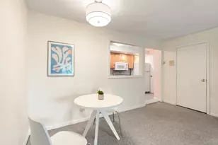 5 Hallmark Gdns, Burlington, MA 01803 - Photo 5