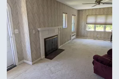 293 Jarvis Ave, Holyoke, MA 01040 - Photo 3