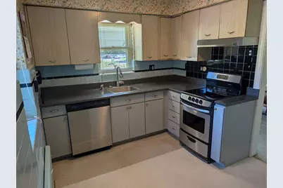 293 Jarvis Ave, Holyoke, MA 01040 - Photo 5