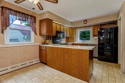 372 Franklin Rd, Fitchburg, MA 01420 - Photo 9