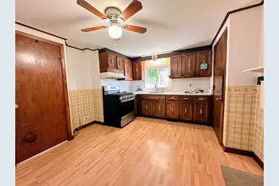 27 Flint St, Lynn, MA 01905 - Photo 9